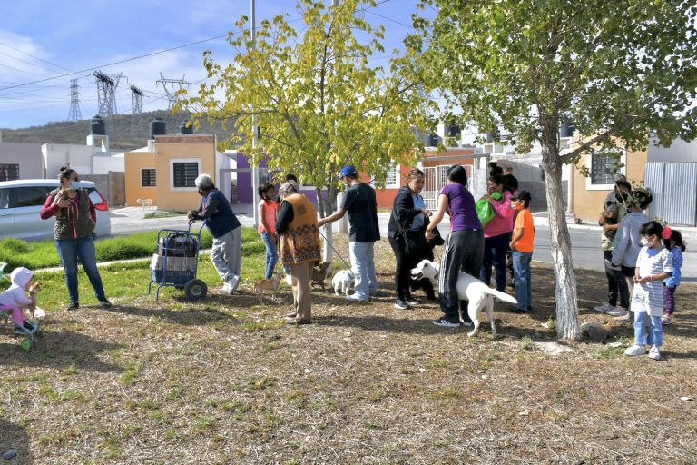 Arrancan jornadas de vacunación a mascotas contra la rabia en el poniente de Ramos 