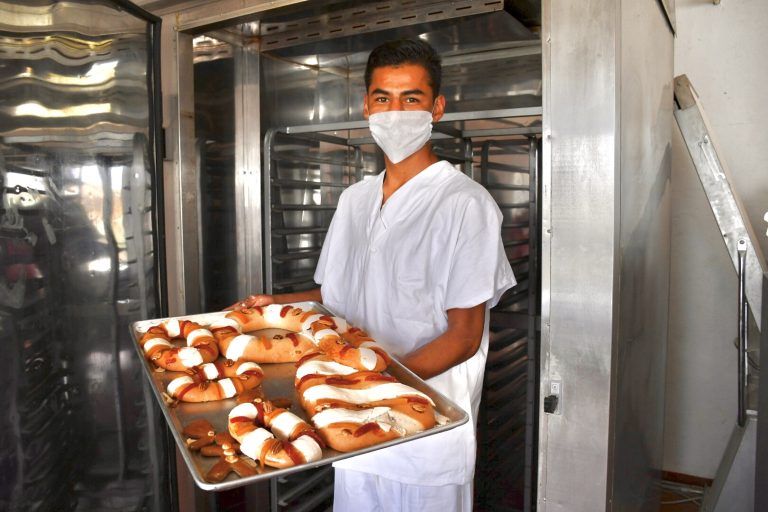 Centro ‘Esperanza y Nueva Vida’ oferta repostería navideña para solventar gastos