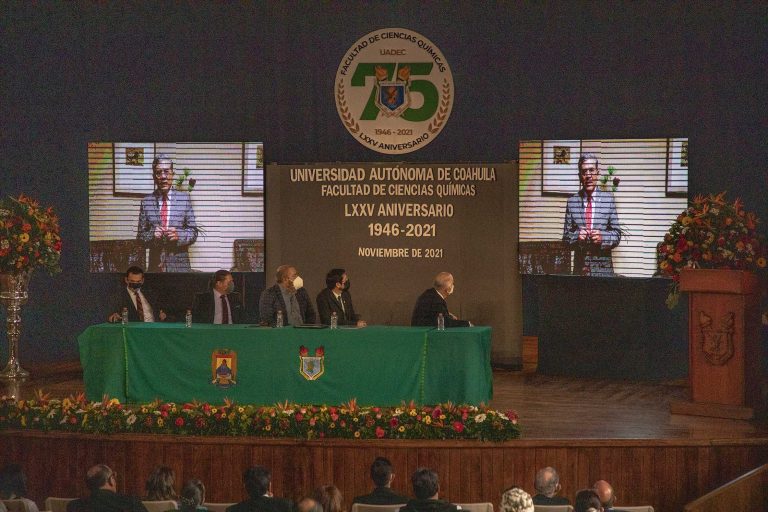 Conmemoran con ceremonia de gala el 75 Aniversario de la Facultad de Ciencias Químicas