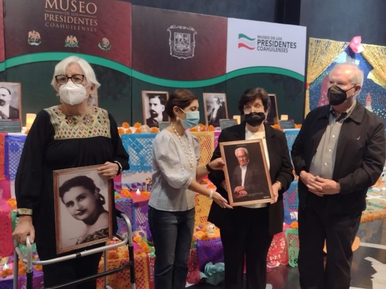 Honran la memoria de presidentes coahuilenses con altar de muertos