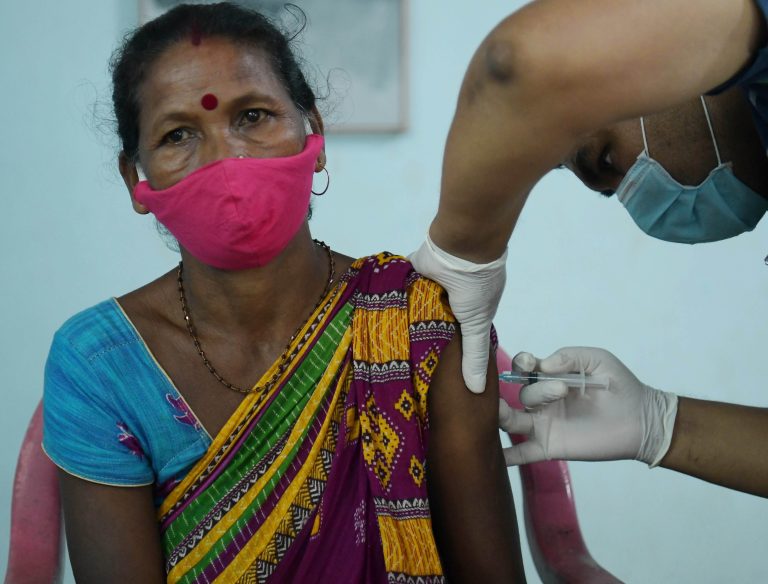 La OMS aprueba el uso de emergencia de la vacuna anticovid india Covaxin