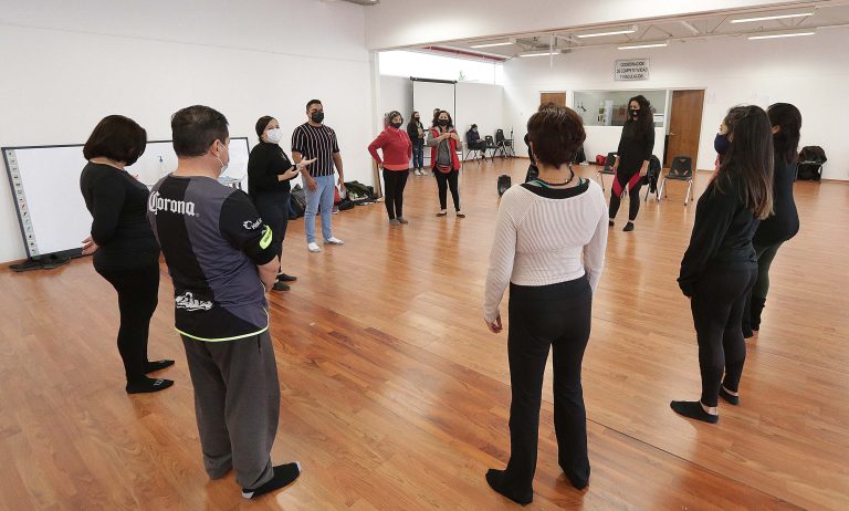 Realiza UA de C el taller “Danza tu dualidad” en el marco del Día Internacional de la Eliminación de la Violencia contra la Mujer