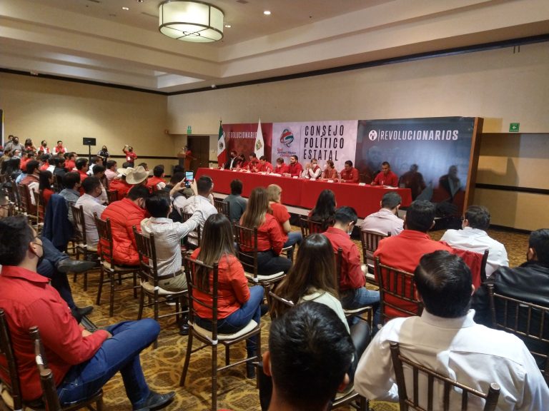 Rinden protesta consejeros de la Red Jóvenes por México filial Coahuila