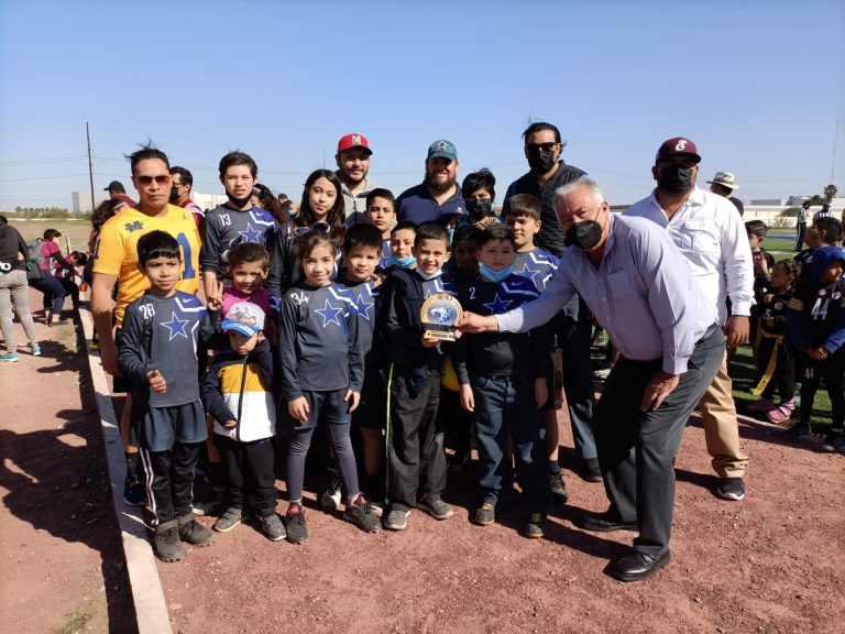 Estado y UA de C realizan colecta navideña de juguetes a través de un torneo de tochito, en Monclova