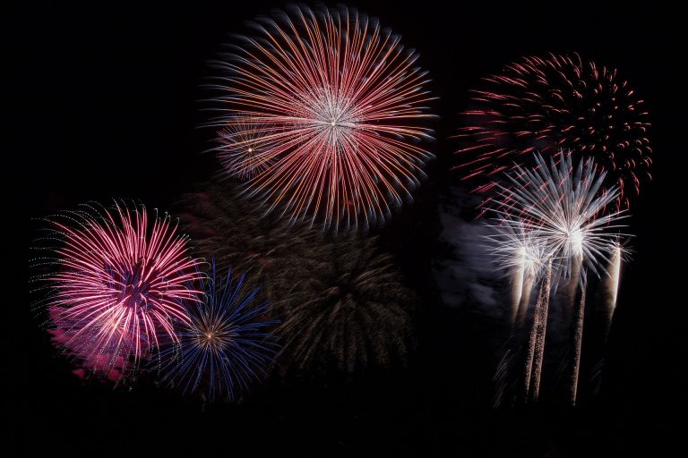 Fuegos artificiales en Navidad perjudican seriamente la salud auditiva