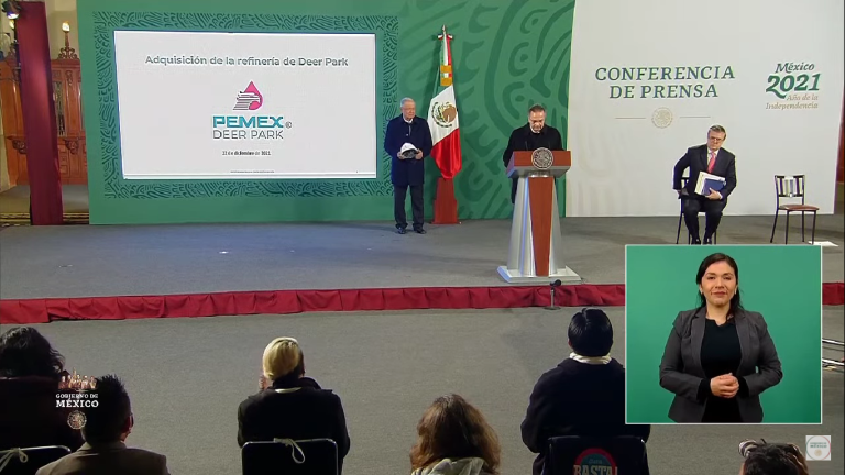 López Obrador anuncia que EU ya autorizó la venta de la refinería Deer Park a Pemex