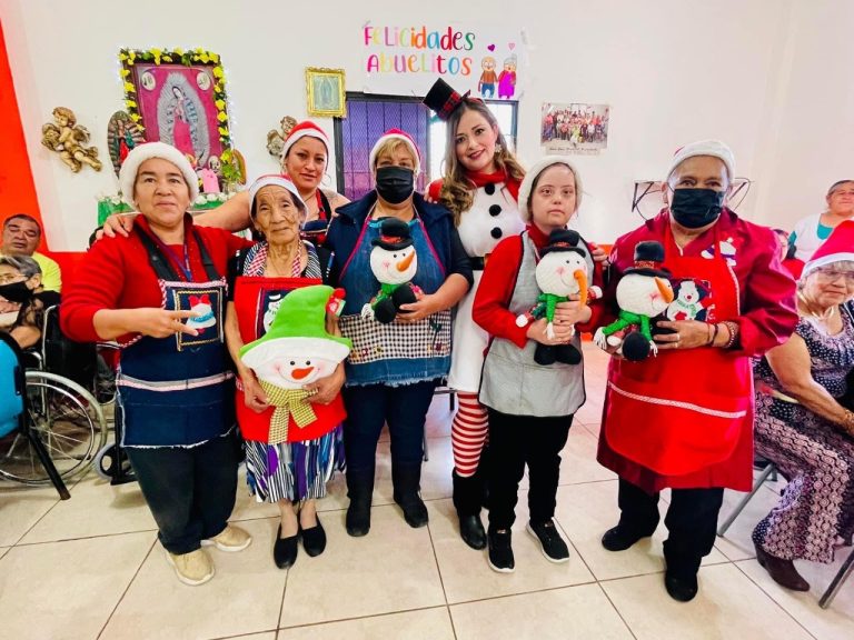 Celebran posada a adultos mayores en centro comunitario de colonia Blanca Esthela 