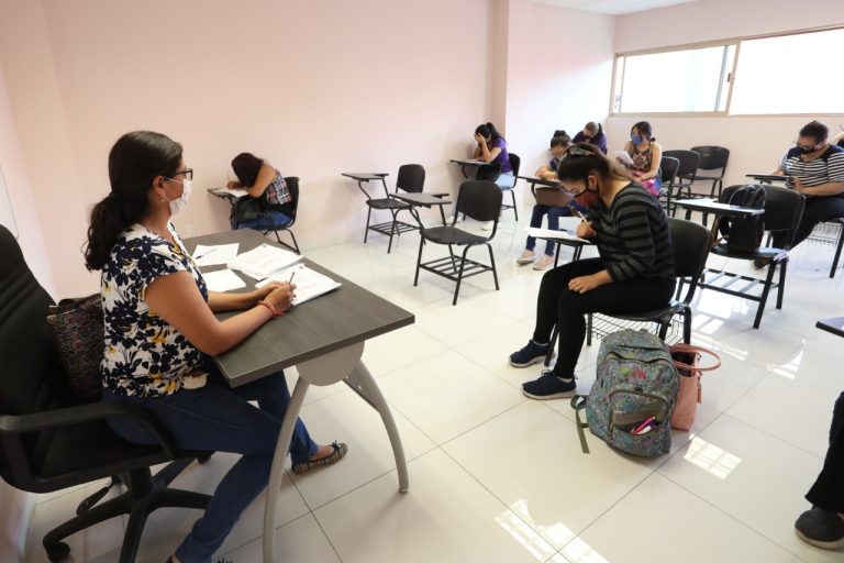 563 mil estudiantes de preparatoria abandonaron sus estudios en México: SEP