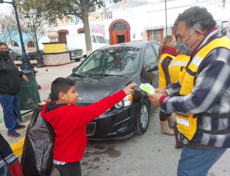 Continúa campaña de entrega de cubrebocas en Ramos Arizpe