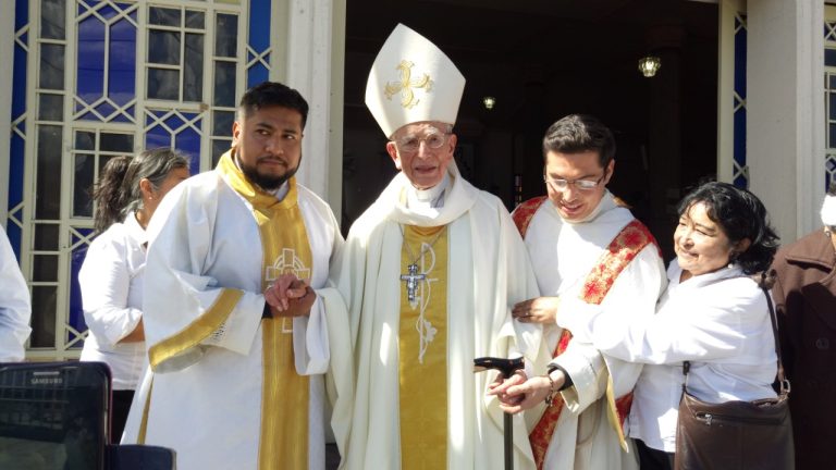 Muestra obispo Villalobos excelente estado de ánimo y avanza en su recuperación