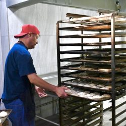 Panadería La Reina cuenta con más de 60 años de tradición 3