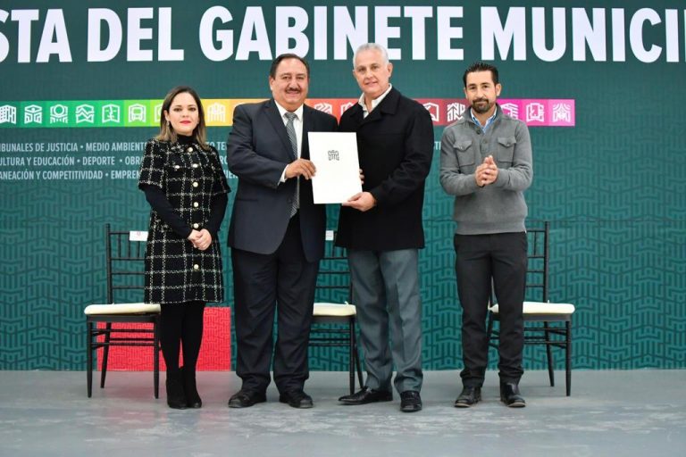 Alcalde de Torreón toma protesta a integrantes de Gabinete Municipal