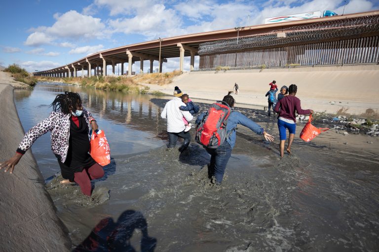 México y EU acuerdan revisión de operativos contra migración ilegal: INM