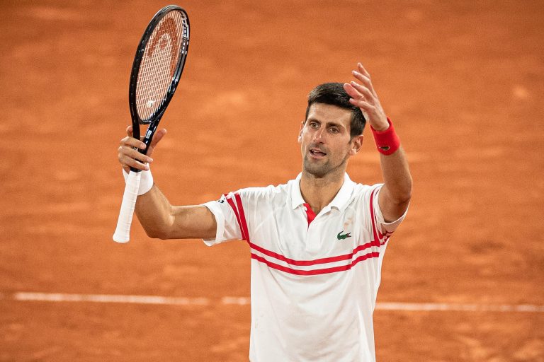 Juez australiano suspende la cancelación del visado de Djokovic