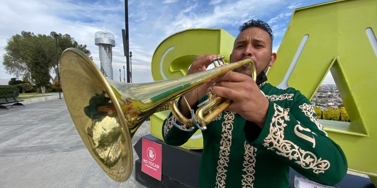 En Saltillo sigue viva la música de mariachi, pese a la pandemia 