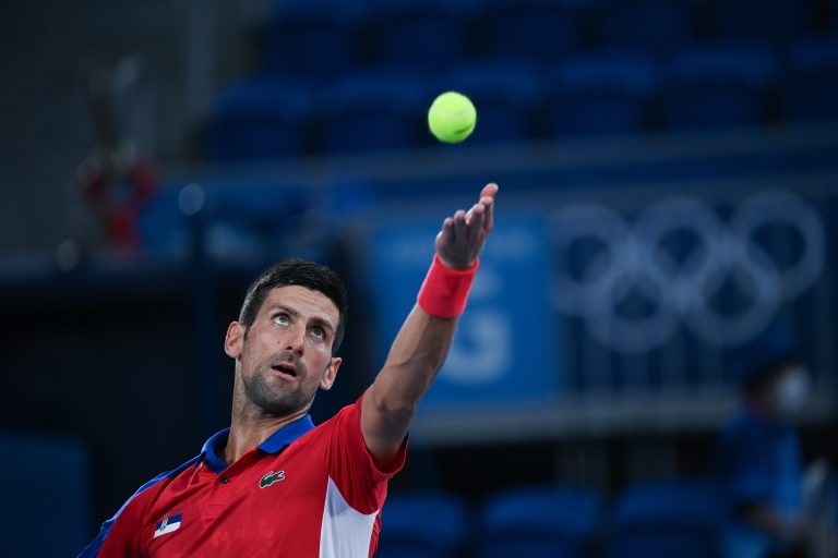 Novak Djokovic es incluido en el sorteo del Abierto de Australia pese a no estar vacunado