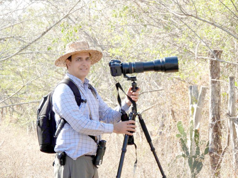 Logra Daniel Garza Tobón récord de más de 900 especies de aves fotografiadas en México