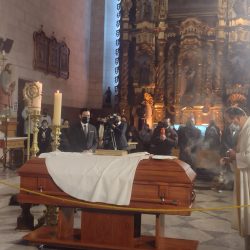 Dan último adiós a obispo emérito Francisco Villalobos Padilla9