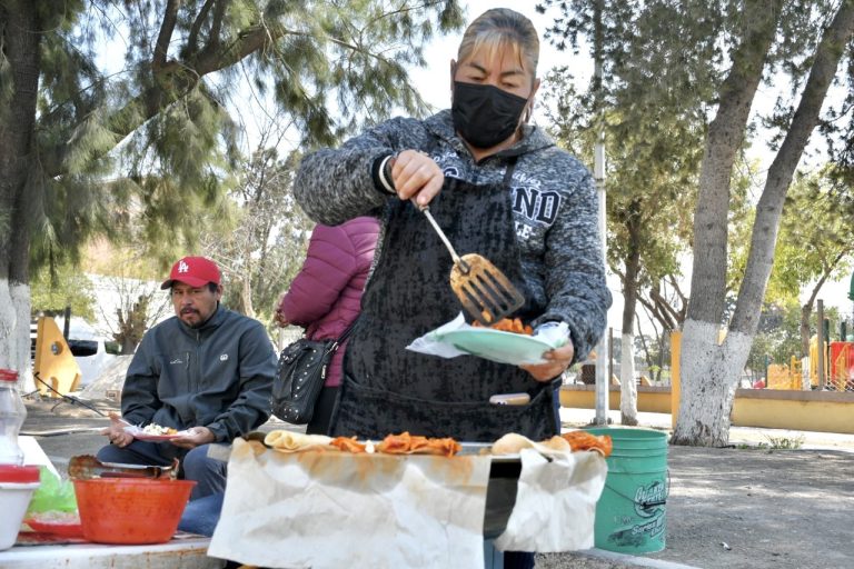 Madre de familia conquista paladares en Ramos Arizpe con venta de enchiladas