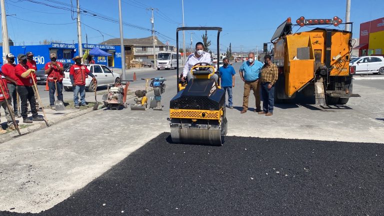 Avanzan obras de bacheo en Ramos Arizpe