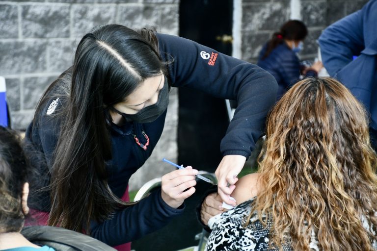 En segundo día, aplican en Ramos más de 3 mil dosis de refuerzo a personas mayores de 40 años 