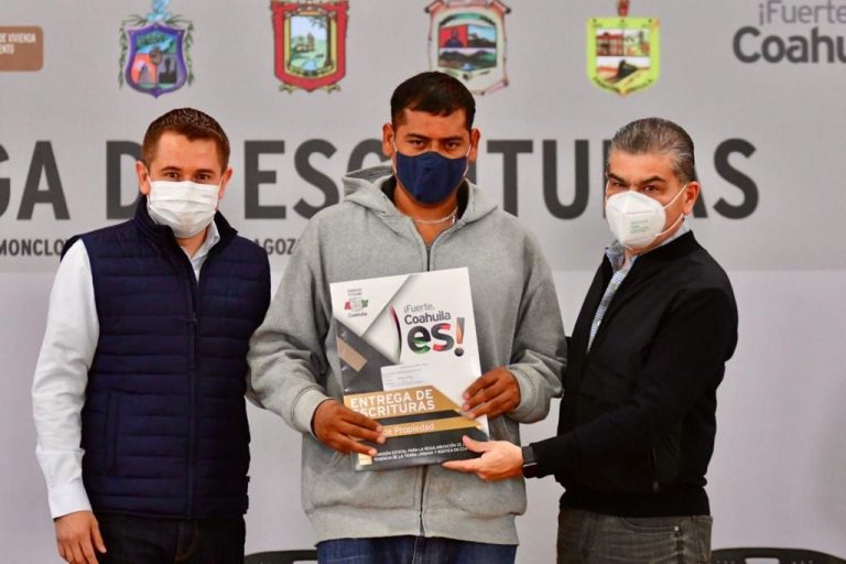 Entrega MARS escrituras a 245 familias de la Región Centro de Coahuila