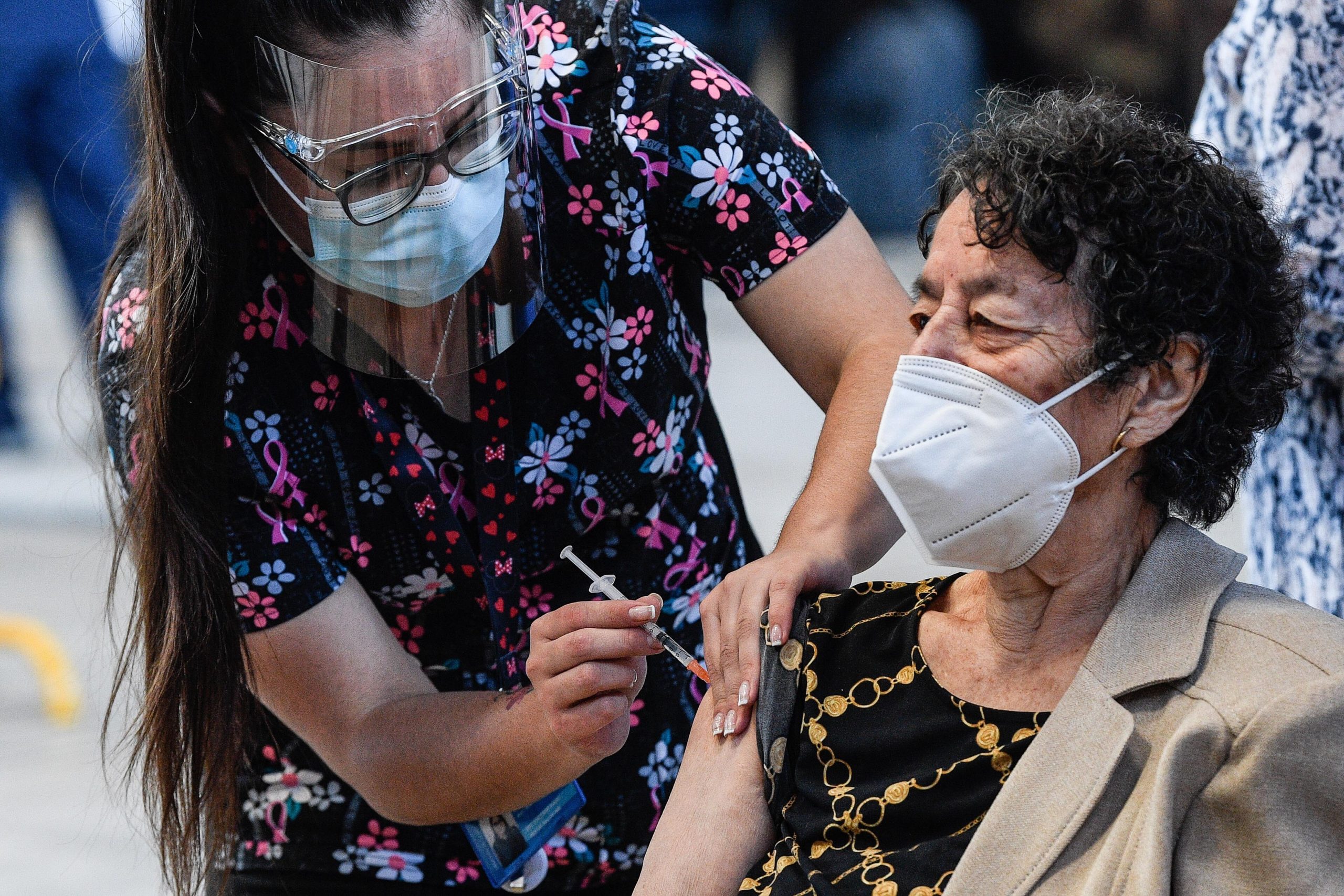 OMS: Casos de COVID-19 en el mundo superan los 400 millones