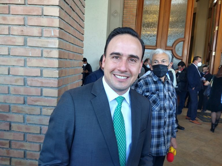 Propone Manolo al presidente construir nuevo cuartel en Coahuila