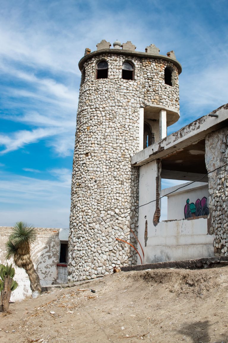 Un castillo que terminó como refugio de los sin techo