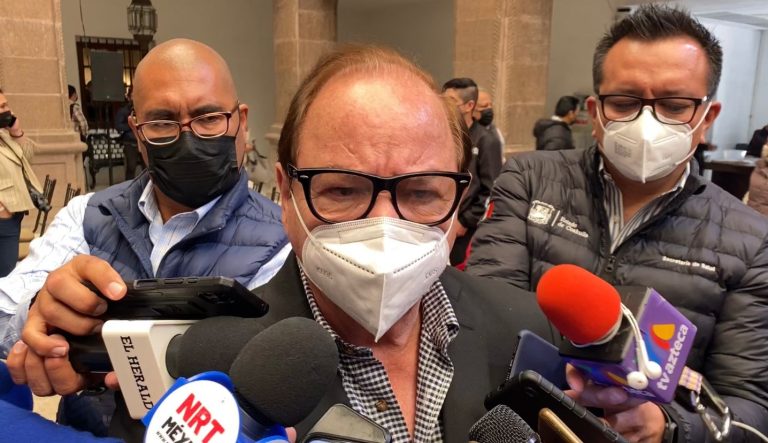 Pueden inmunodeprimidos y personas no vacunadas generar más variantes de Covid-19: Roberto Bernal