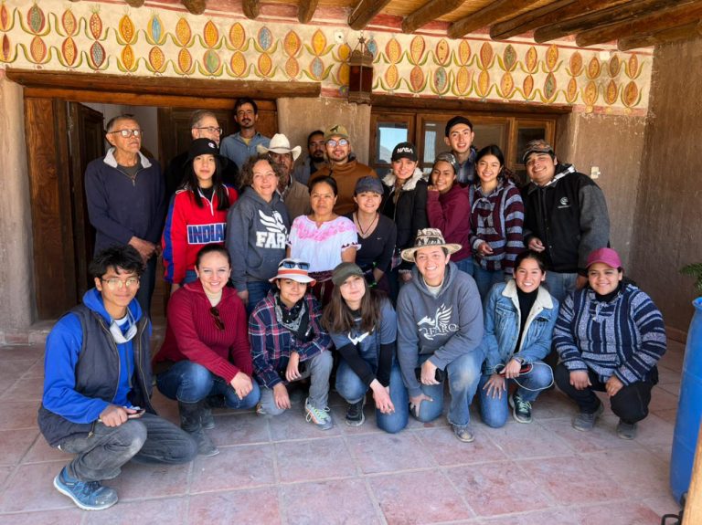 Participan alumnos de la UAdeC en Taller de Bioconstrucción en el Rancho “El Chuzo” de General Cepeda, Coahuila