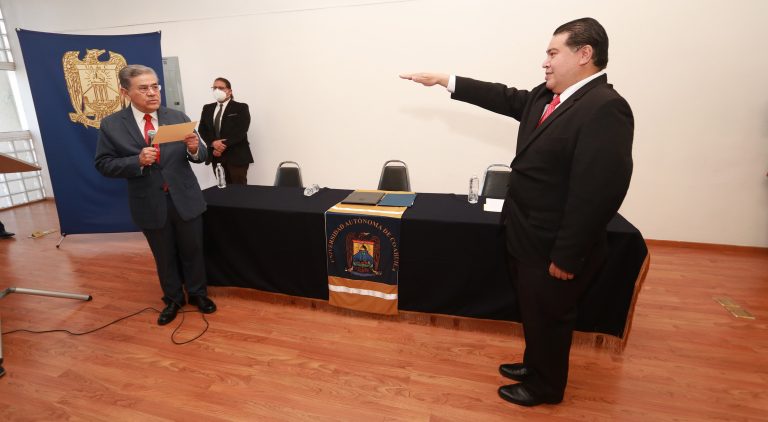 Rinde protesta como director de la Facultad de Sistemas el Dr. Evaristo Alférez Rodríguez