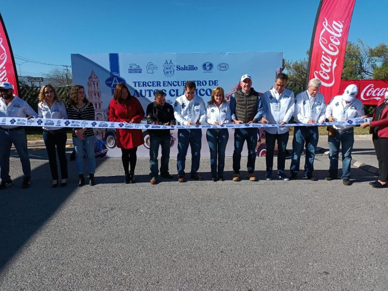 Arranca en Saltillo Tercer Evento de Autos Clásicos