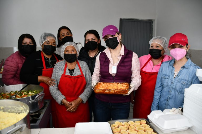 Brindan alimento a mas de 100 beneficiarios en centro comunitario ‘El Mirador’ 