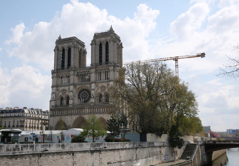 Propone Gobierno de Francia cobrar entrada a Notre Dame