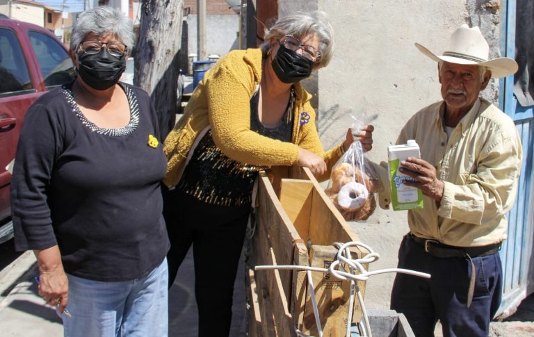 Programa AMA beneficia a 50 adultos mayores ramosarizpenses con entrega de leche y pan dulce