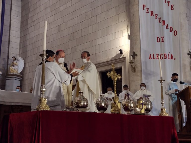 Junto al obispo Hilario, renuevan religiosos de la Diócesis de Saltillo su vocación sacerdotal 