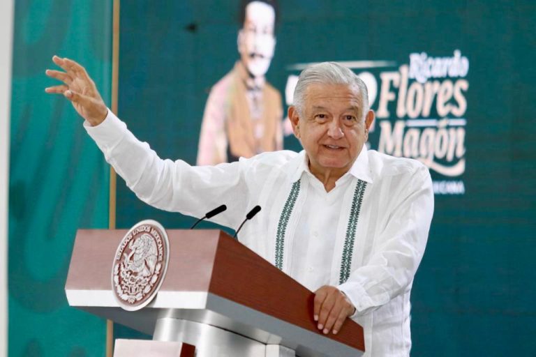 López Obrador amaga con la expropiación para terrenos del Tren Maya