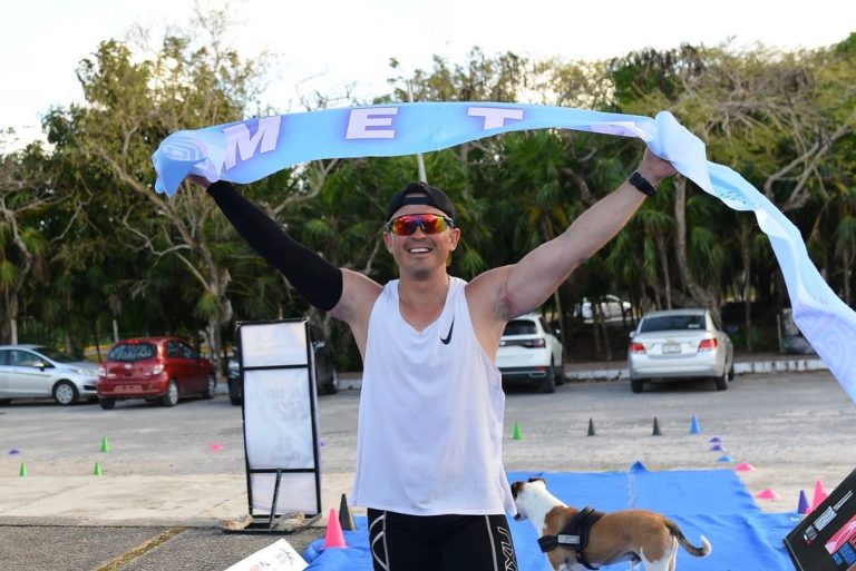 Atleta saltillense obtiene segundo lugar en Ultraman realizado en Cozumel