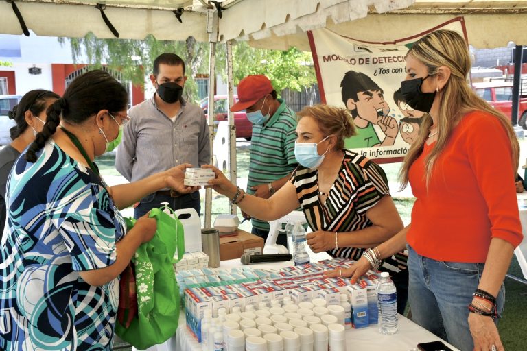 Brigadas de Salud llegan a la Santos Saucedo