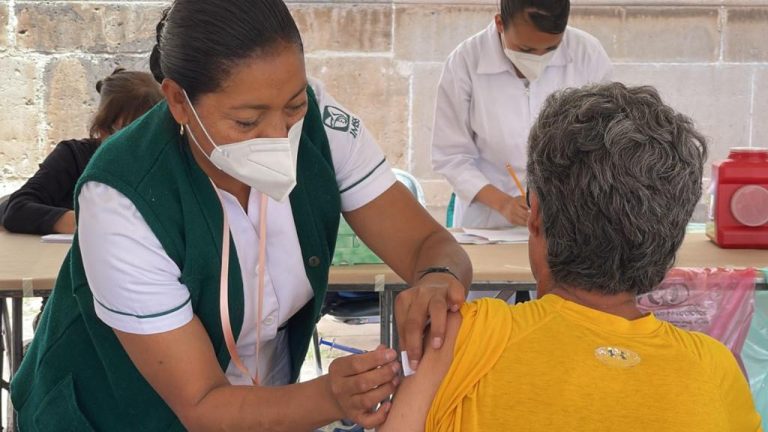 Personal de salud del IMSS está preparado para vacunar contra COVID-19 a la población que lo requiera