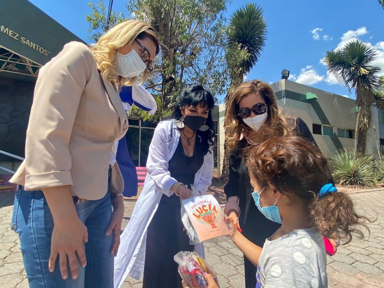 Voluntariado de Salud visita el Hospital del Niño en Saltillo y regala sonrisas a sus pacientes