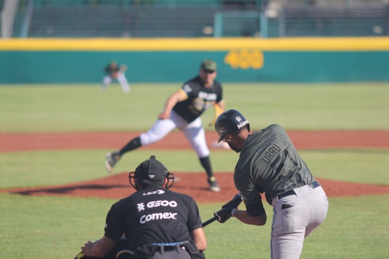 Bullpen deja escapar blanqueada y Rieleros deja en el terreno a Saraperos