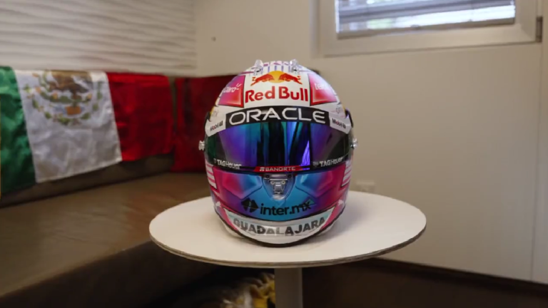 “Checo” Pérez revela el casco edición especial que utilizará en Miami