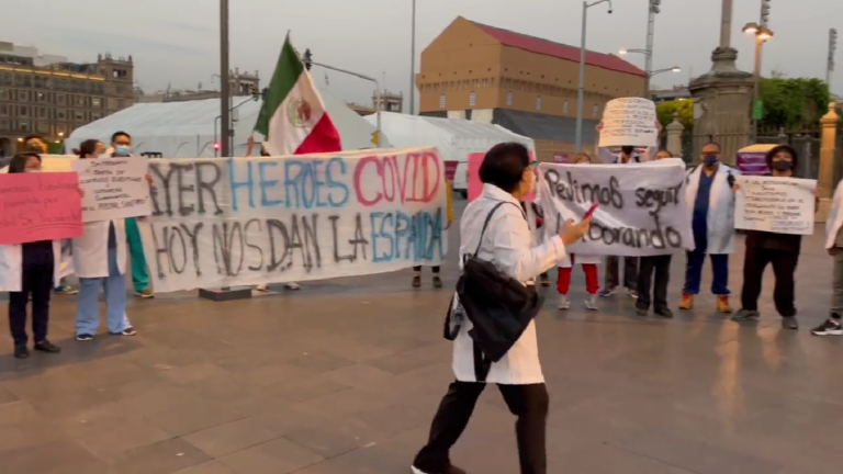 “Nos trataron como héroes y ahora nos dan la espalda”: médicos