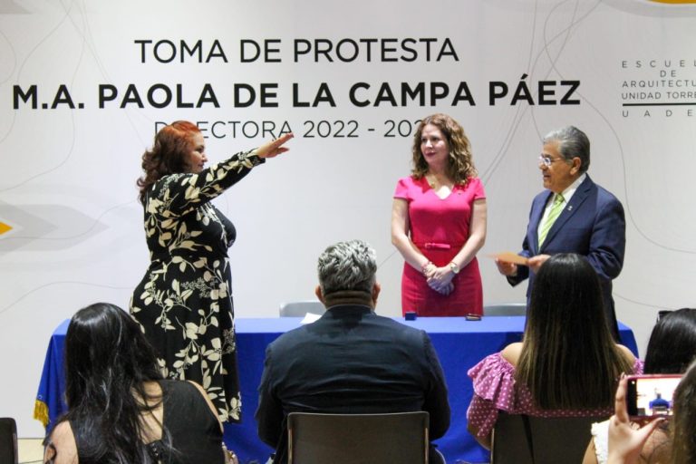 En gira por la Unidad Torreón, Rector toma protesta a directoras de las Escuelas de Ciencias de la Comunidad y Arquitectura