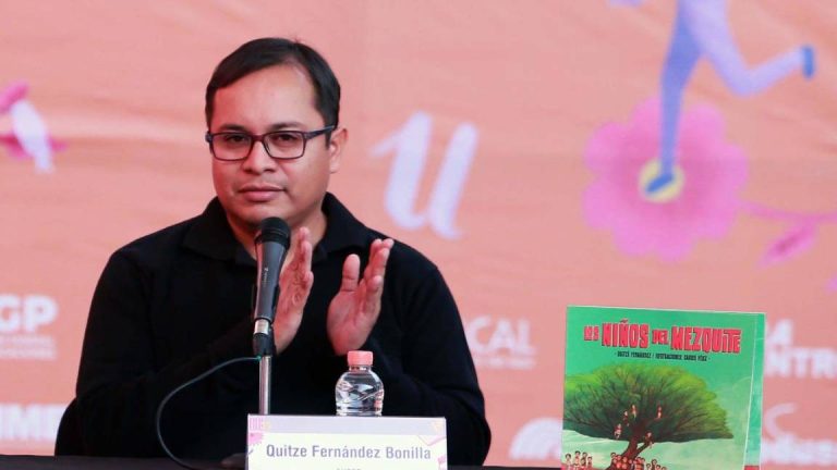 Presenta Cultura Coahuila libros de editorial amonite