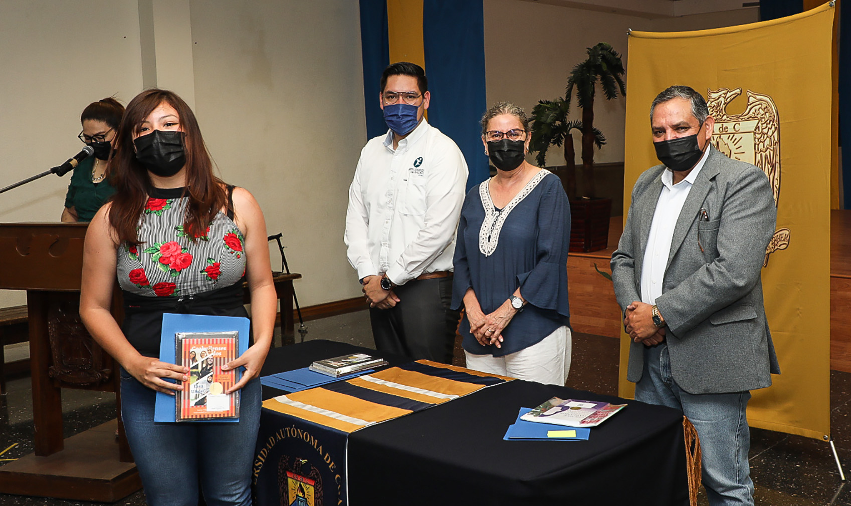 Premian a los ganadores del Primer Concurso de Cuenta Cuentos