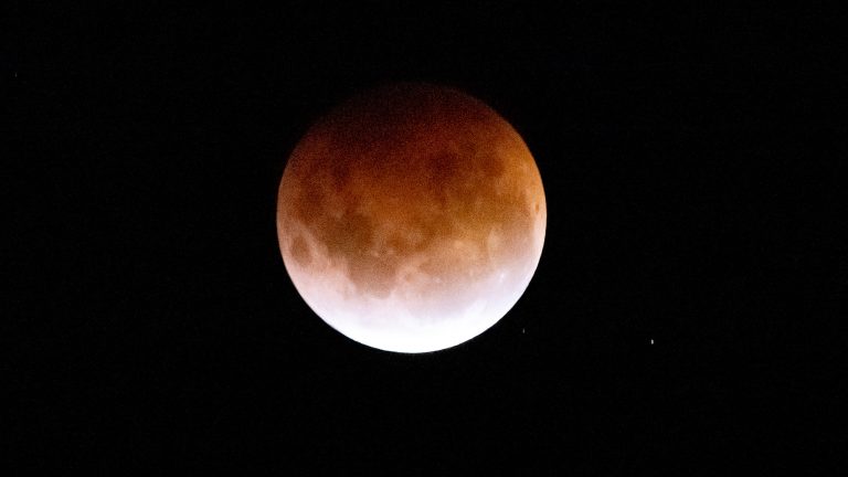 Habrá ¡Luna de Sangre! en la noche del domingo