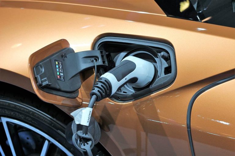 México requiere clúster automotriz para autos eléctricos